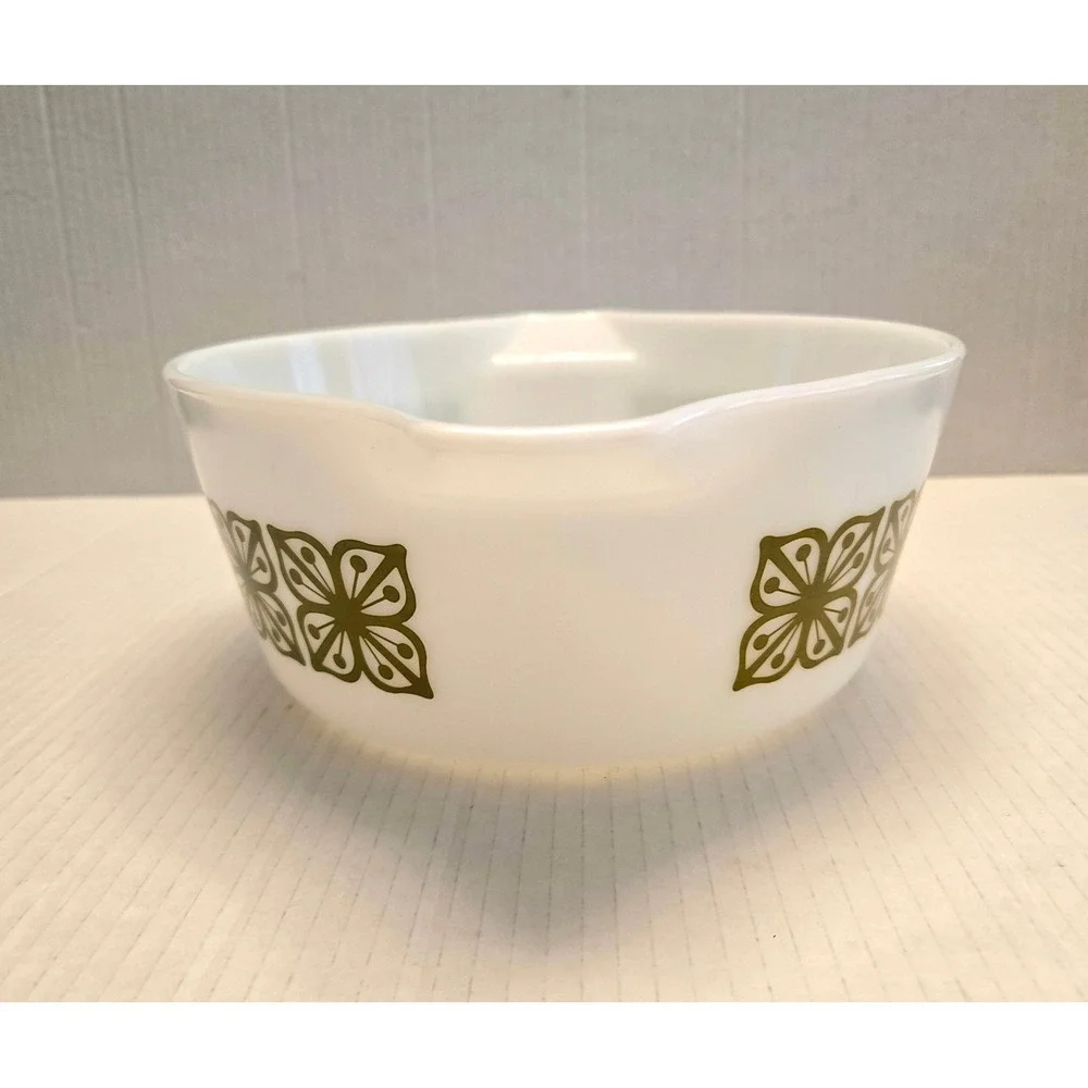 Vtg Pyrex 475-B 2.5Qt Cinderella‎ Casserole, Square Flowers (Verde), Made in USA